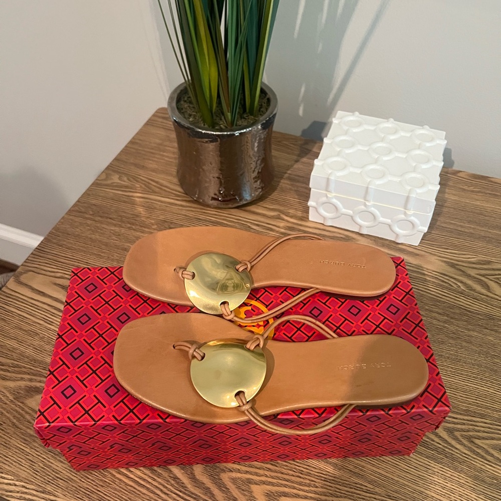 NWT Tory Burch Patos Gold and Tan Slide Sandals with Metallic Disc Accents
